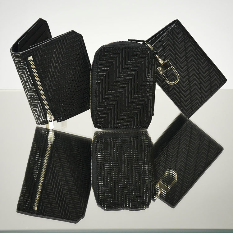 L'arcobaleno | ラルコバレーノ Begin別注 《印伝の山本×秋山具義》職人芸が詰まった奇跡のスマートカードウォレット