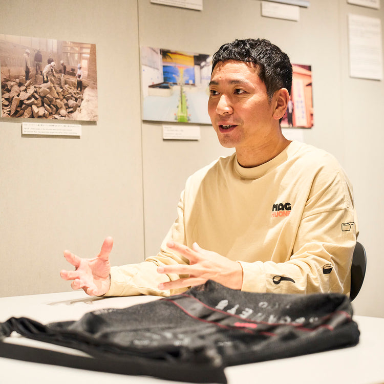 BRIEFING | ブリーフィング Begin別注 サウナの聖地《黄金湯》とコラボしたGO!サウナ3wayショルダー