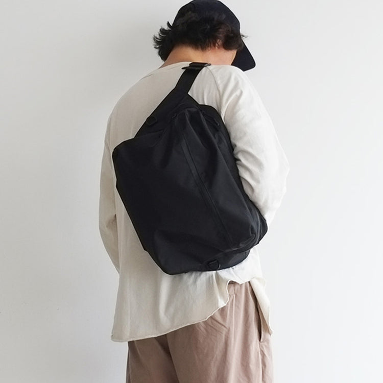 NoiR | ノアール Luminous shoulder