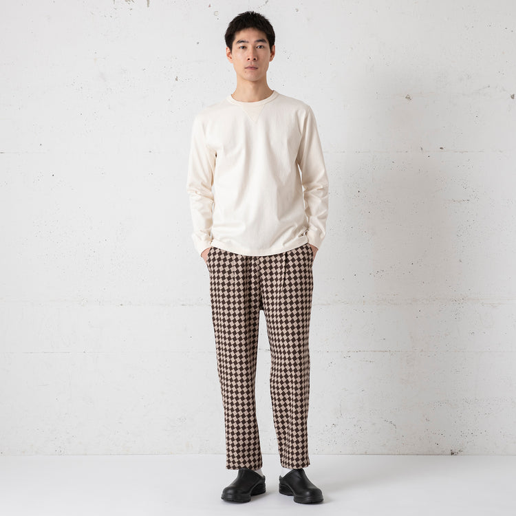 モデル着用サイズL (身長180cm)