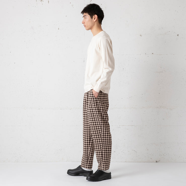 モデル着用サイズL (身長180cm)