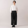 モデル身長165cm,uncinqのTropical Stretch Tuck Easy Pants|facciamoのMeringa(メリンガ),https://market.e-begin.jp/products/dlt_unc1537s_lala|https://market.e-begin.jp/products/are_fac0636k_lala
