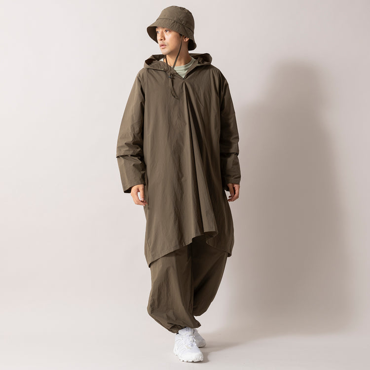 モデル身長180cm (Lサイズ着用)