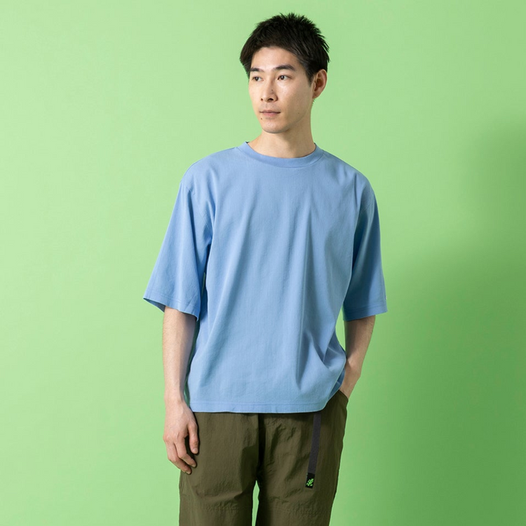 着用サイズ 4(身長180cm)