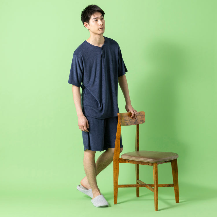 着用サイズ L(モデル身長180cm)