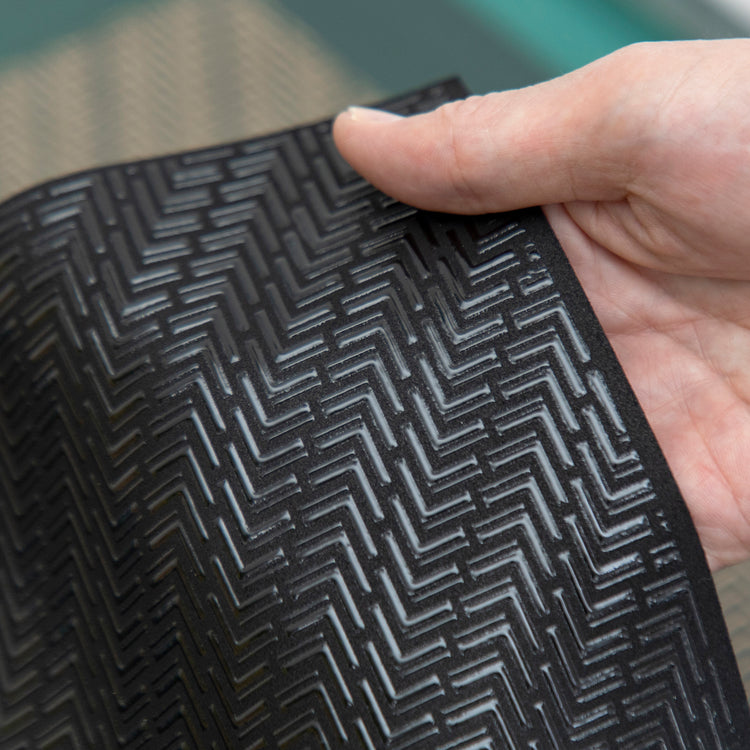 L'arcobaleno | ラルコバレーノ Begin別注 《印伝の山本×秋山具義》職人芸が詰まった奇跡のカードケース