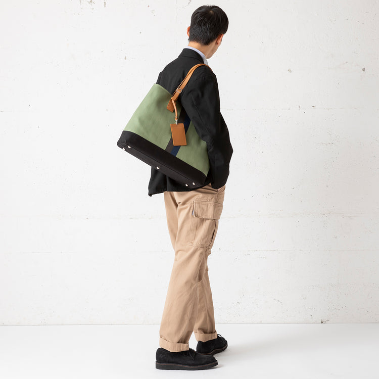 ETELA | エテラ エクストララージトートバッグ(CENTER TWOTONE PRINT)