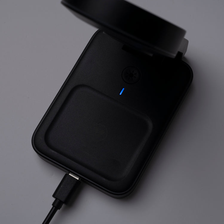 ROOT CO. | ルート PLAY EZ Fold - 3 in 1 Mag Safe Charging Station (ブラック)