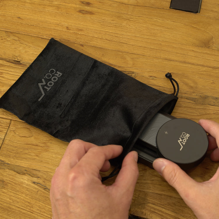 ROOT CO. | ルート PLAY EZ Fold - 3 in 1 Mag Safe Charging Station (ブラック)