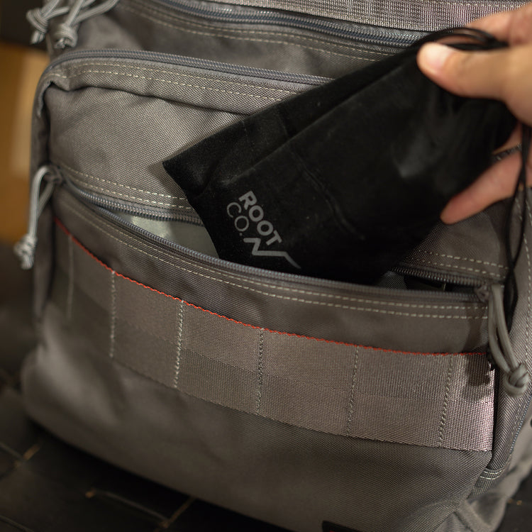 ROOT CO. | ルート PLAY EZ Fold - 3 in 1 Mag Safe Charging Station (ブラック)