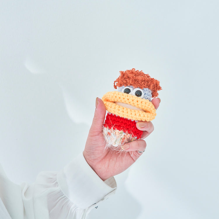 macaroni edge | マカロニエッジ 毛糸のマスコット AirPods Pro Case