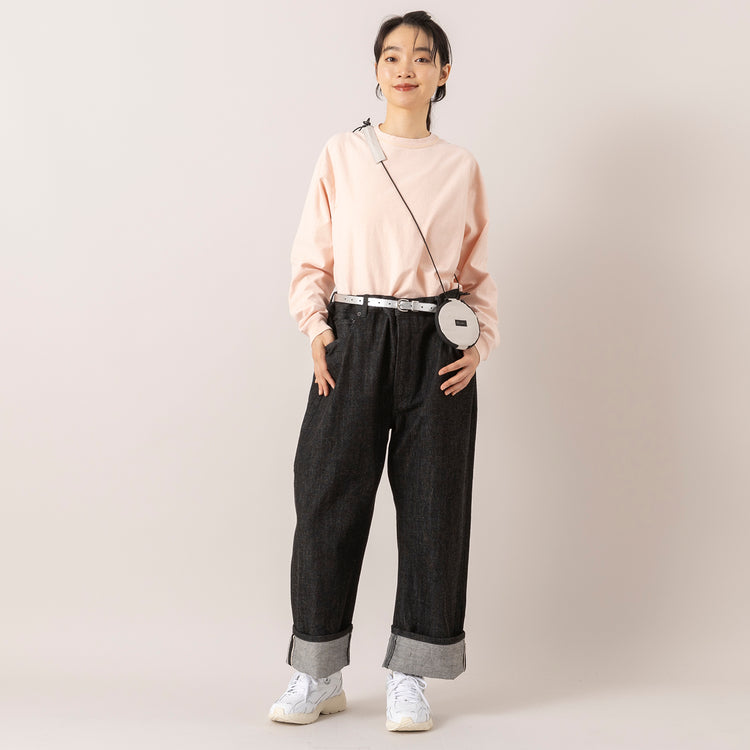 モデル身長165cm,ARMY TWILL SANFORIZEDのBackJersey LS Tee Powder|80/40 BY SKEVEの40inch SELVEDGE DENIM(BLACK)|SMLのCIRCLE SHOULDER WALLET,https://market.e-begin.jp/products/mul_amt1062s_lala|https://market.e-begin.jp/products/sta_ske0982s_lala|https://market.e-begin.jp/products/ino_sml1026s_lala