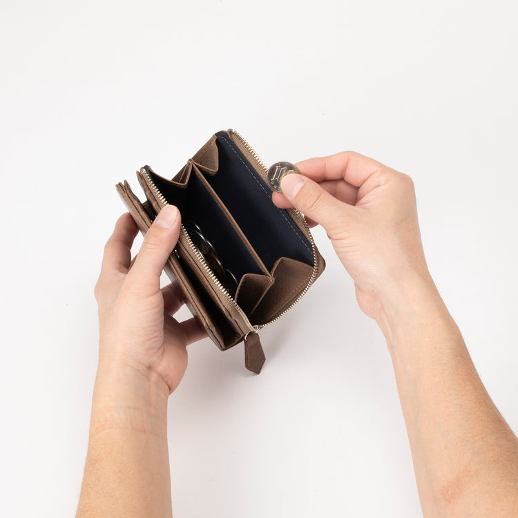 SiiLo | シーロ Book Middle Wallet