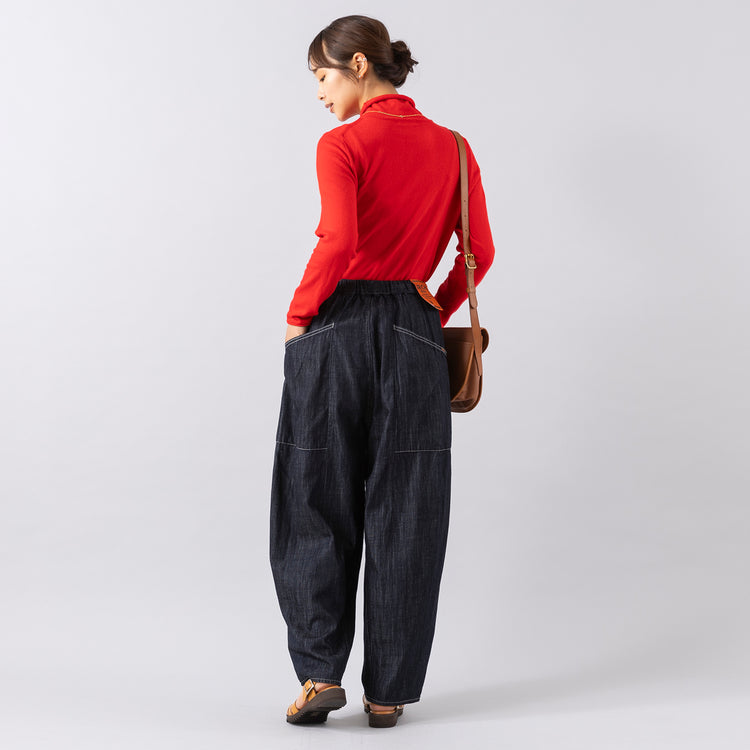 モデル身長165cm,HEAVENLYのCotton Cashmere Knit Turtle Pullover|SLOWのバッファローレザーのミニカートリッジショルダー|GLENFIELDのシャークソールグルカサンダル|ENAMEL CopenhagenのNecklace Amore,https://market.e-begin.jp/products/dlt_hvr0787s_lala|https://market.e-begin.jp/products/ino_slw1182n_lala|https://market.e-begin.jp/products/jal_gfd0391q_lala|https://market.e-begin.jp/products/kod_ena0647r_lala