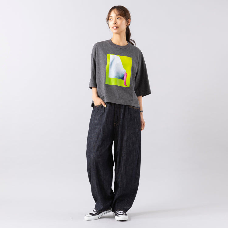 モデル身長165cm,MANONのHALF SLEEVE SUSPICIOUS FOODPRINT TEE|MATOWのTsuki 朧月 -おぼろづき- / スクエア シルバー レザー ノワール,https://market.e-begin.jp/products/mks_mnn0856s_lala|https://market.e-begin.jp/products/bey_mtw0358s_lala