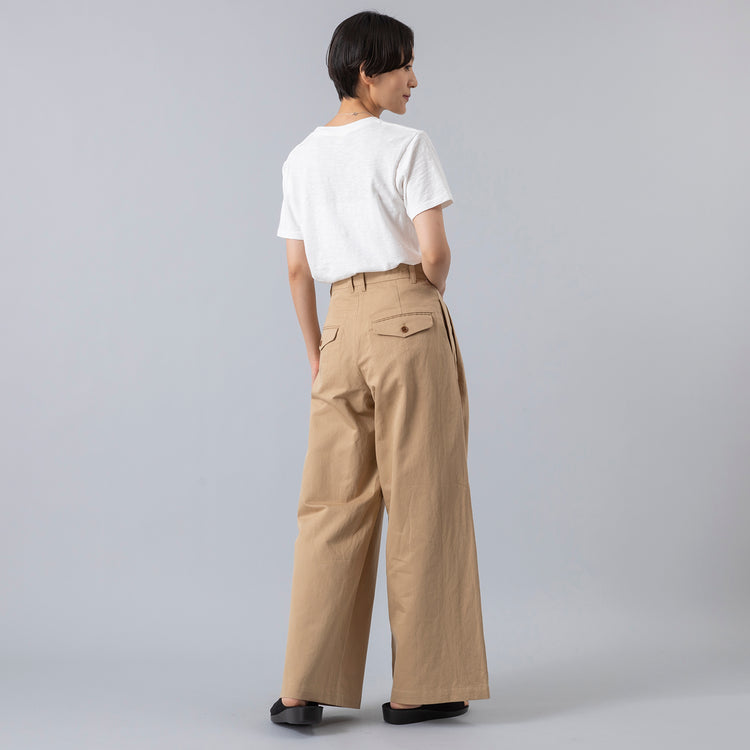着用サイズM (モデル身長163cm),WA.CLOTH® ESSENTIALのWomen's LIGHT CHINO TROUSERS|HEPサンダル|in moodのLIGHT -NECKLACE,https://market.e-begin.jp/products/mif_wae0047p_lala|https://market.e-begin.jp/products/hep_hep0762o_lala|https://market.e-begin.jp/products/inm_inm0560o_lala