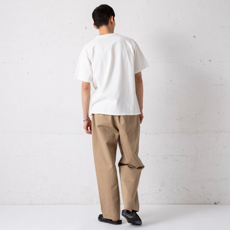 KHAKI着用サイズL (モデル身長180cm/60kg)