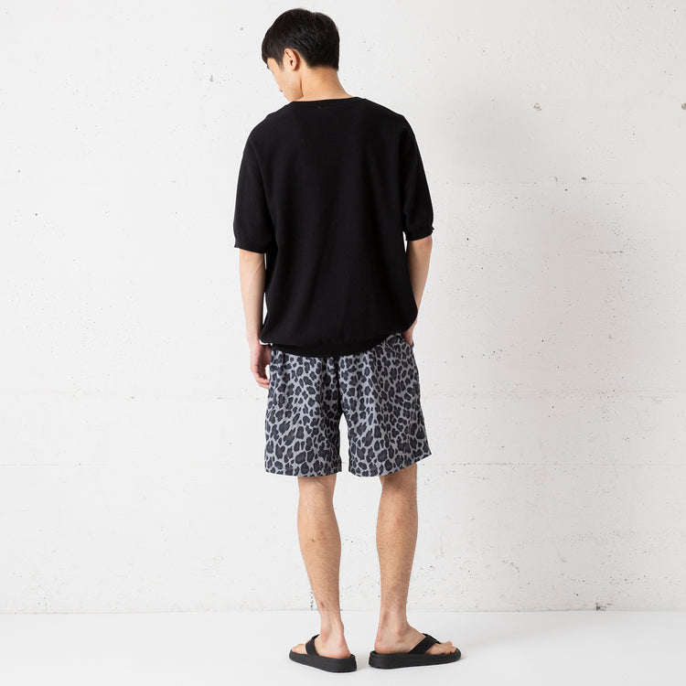 着用サイズ L(身長180cm / 60kg)