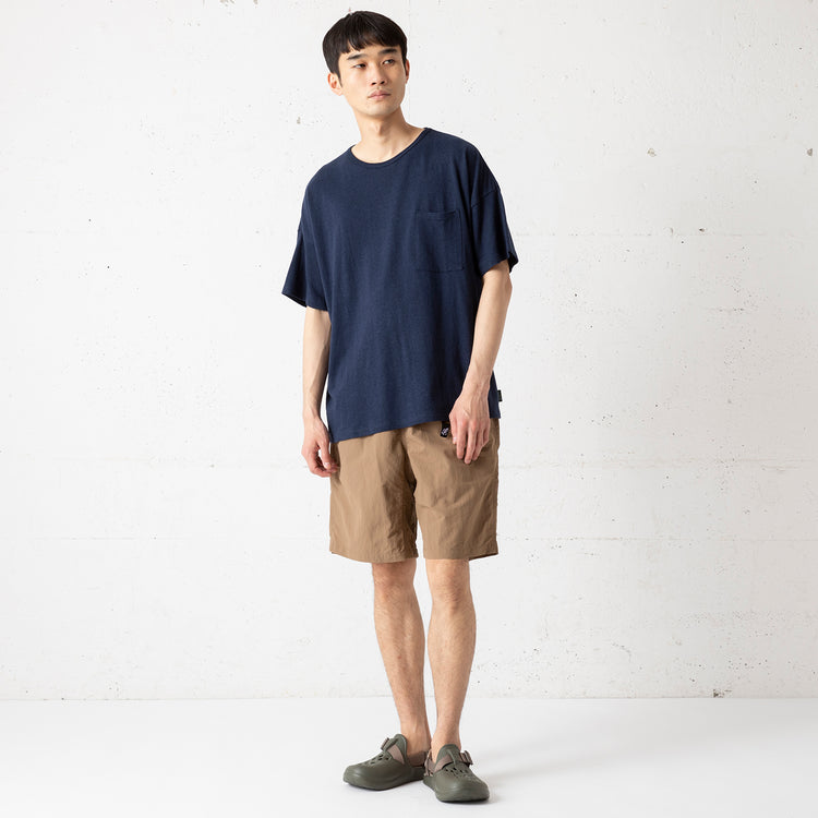 着用サイズ L(身長180cm / 60kg)