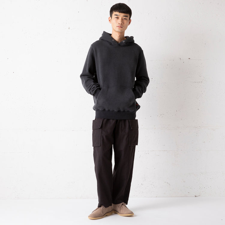 サイズL (身長180cm / 60kg)