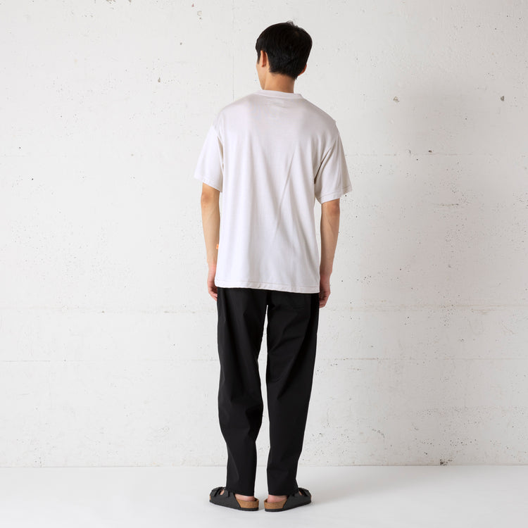 着用サイズ L(身長180cm / 60kg)