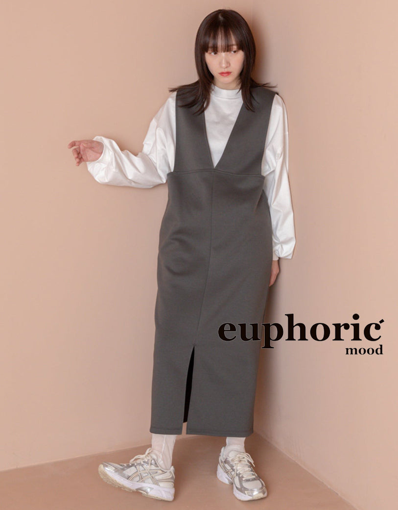 2WAY仕様の【Vネックワンピース】が、スイッチシーズンのコーデ迷子に