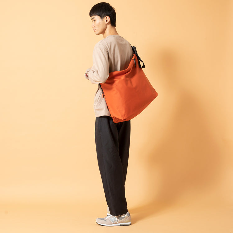 meltum | メルタム　NYLON MESSENGER BAG