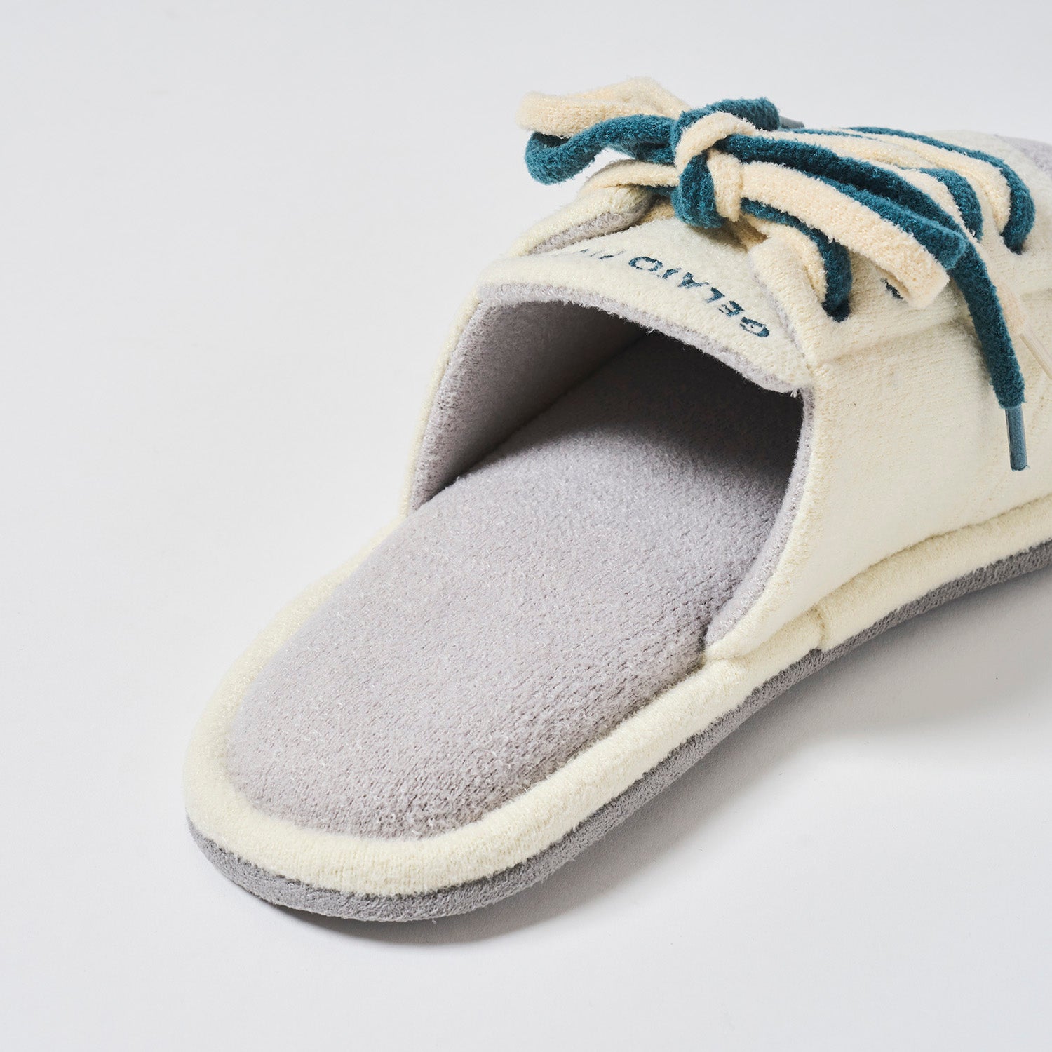 <<未使用・未開封>>ジェラートピケ ブランケット＋ルームシューズ 2点セット ディズニー ミッキー ミニー ルームシューズ｜ジェラートピケ / gelato