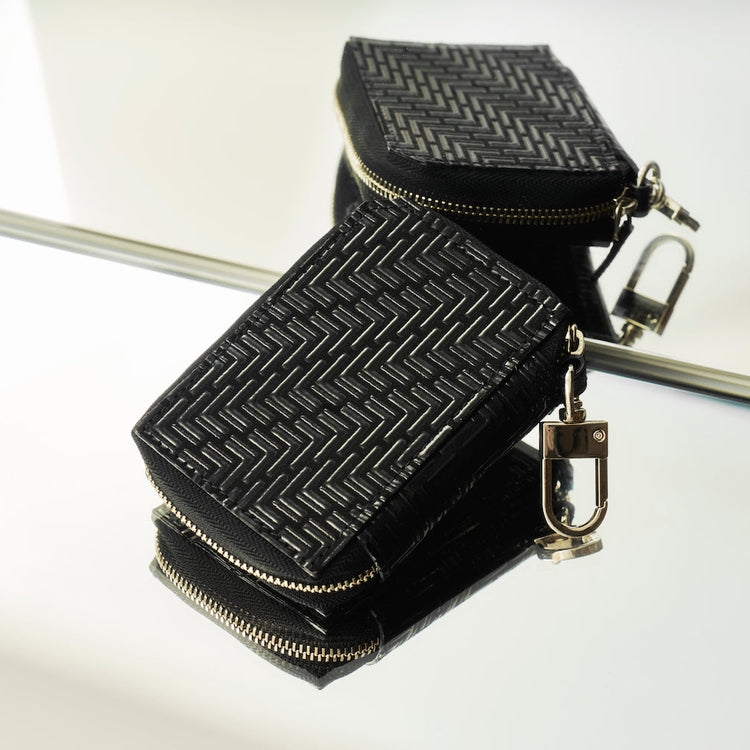 L'arcobaleno | ラルコバレーノ　Begin別注 《印伝の山本×秋山具義》職人芸が詰まった奇跡のスマートWキーケース
