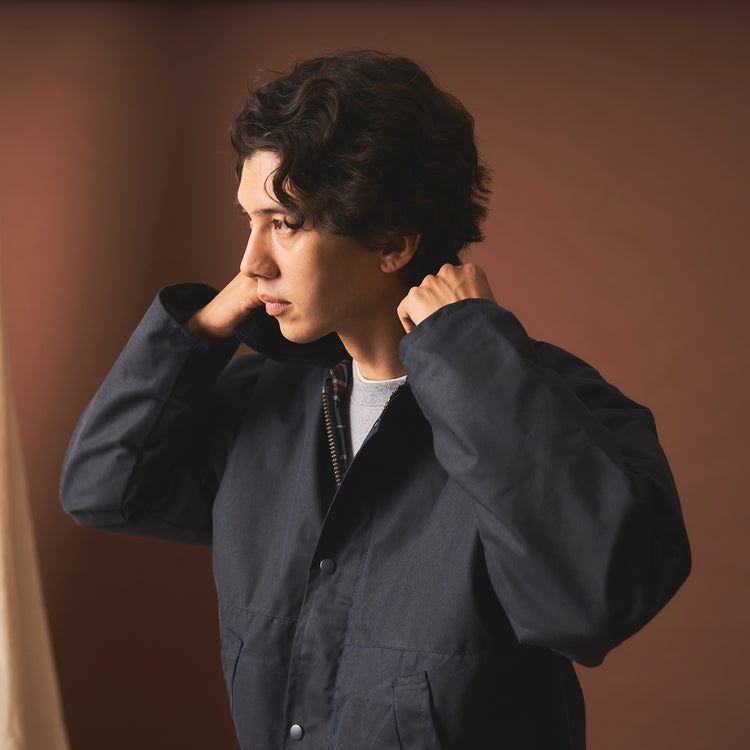 モデル身長185cm (Mサイズ着用)