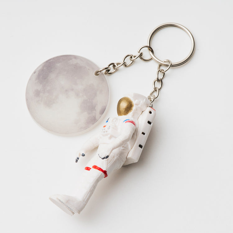 SPACE SOUVENIR | スペーススーベニア　宇宙飛行士と蓄光の月 Key Charm