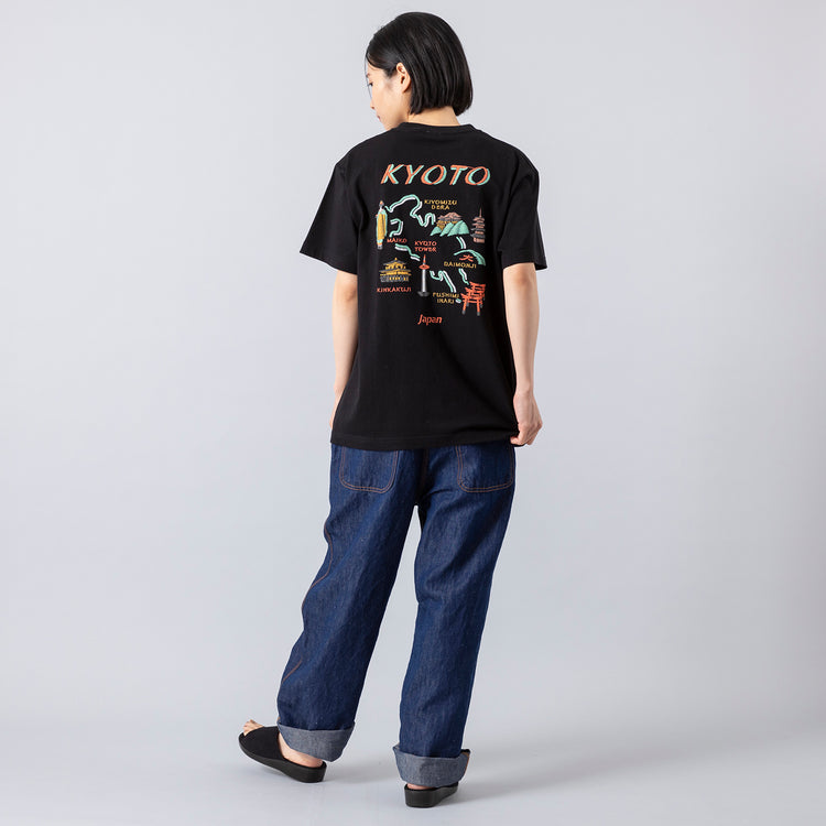 (黒)Kyoto No.02 京都ノ地図 着用サイズM (モデル身長163cm),caquのリネンランチパンツ(rinse)|HEPサンダルのHTLブラック,https://market.e-begin.jp/products/tan_caq0008i_lala|https://market.e-begin.jp/products/hep_hep0762o_lala