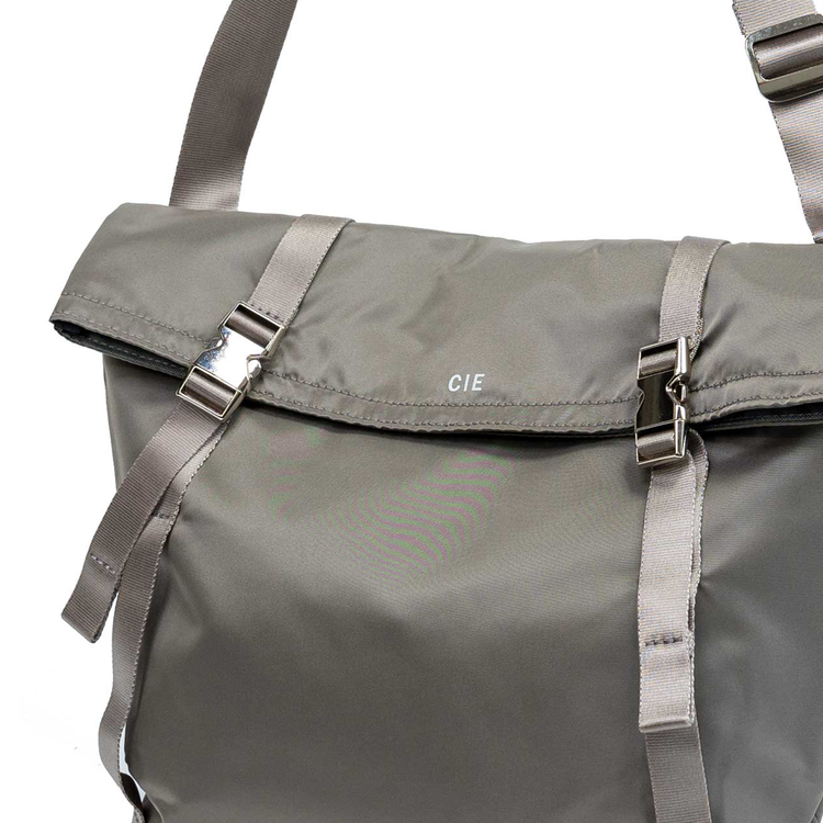 CIE | シー　GLOSSY SHOULDER-L
