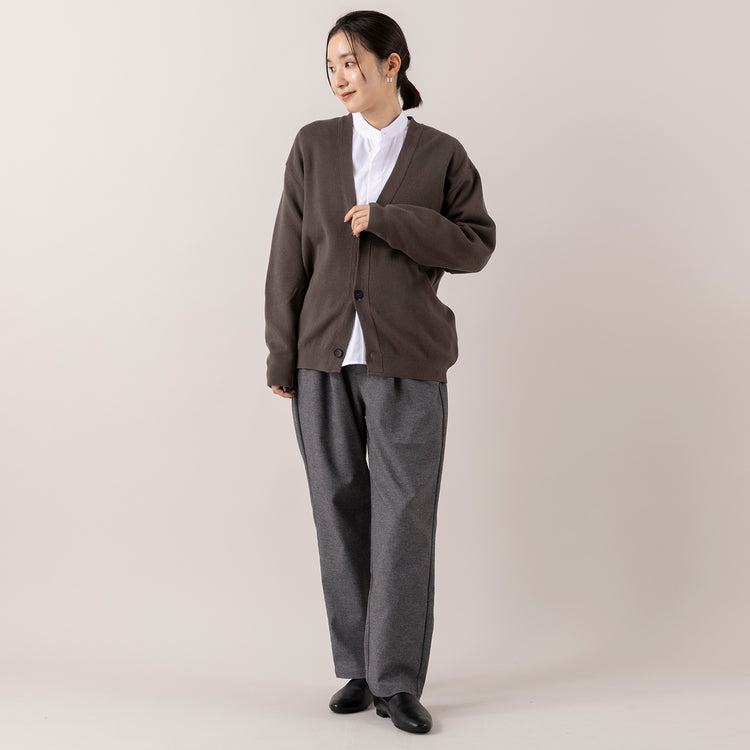 モデル身長163cm,MANONのGATHER SLEEVE BAND COLLAR SHT|ARCH&LINEのSTRETCH CREW PANTS|NEI/NORのスクエアチャームピアス,https://market.e-begin.jp/products/mks_mnn1174s_lala|https://market.e-begin.jp/products/ach_ach1163s_lala|https://market.e-begin.jp/products/ris_ner0789s_lala