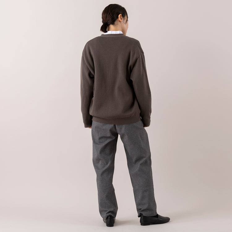 モデル身長163cm,MANONのGATHER SLEEVE BAND COLLAR SHT|ARCH&LINEのSTRETCH CREW PANTS|NEI/NORのスクエアチャームピアス,https://market.e-begin.jp/products/mks_mnn1174s_lala|https://market.e-begin.jp/products/ach_ach1163s_lala|https://market.e-begin.jp/products/ris_ner0789s_lala