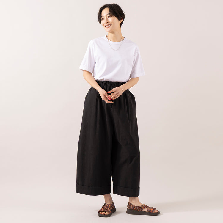 モデル身長 163cm,HEAVENLYのCotton Dump Washer Double Wide Pants|MALIBU SANDALSのCANYON NATIVE|rapiécageのフラワープレートコードブレス,https://market.e-begin.jp/products/dlt_hvr0300u_lala|https://market.e-begin.jp/products/sed_mls0292u_lala|https://market.e-begin.jp/products/rdx_rpc0311u_lala
