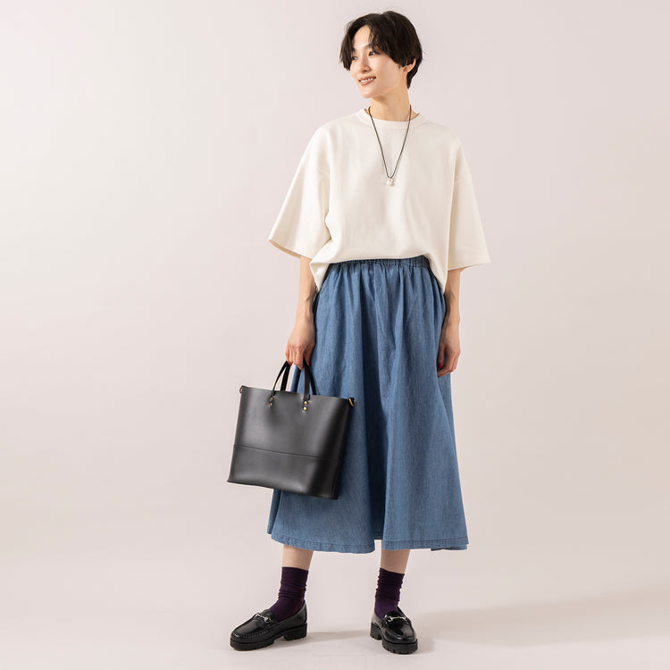 モデル身長 163cm,Caquのギャザースカート|TIDEWAYのノートPCも入る、大人レザートート（ショルダー付き）|CHICSTOCKSのLINE|in moodの2連パール×シルバーネックレス,https://market.e-begin.jp/products/tan_caq0272u_lala|https://market.e-begin.jp/products/snk_tid0273u_lala|https://market.e-begin.jp/products/nod_chi0203f_lala|https://market.e-begin.jp/products/inm_inm0825p_lala