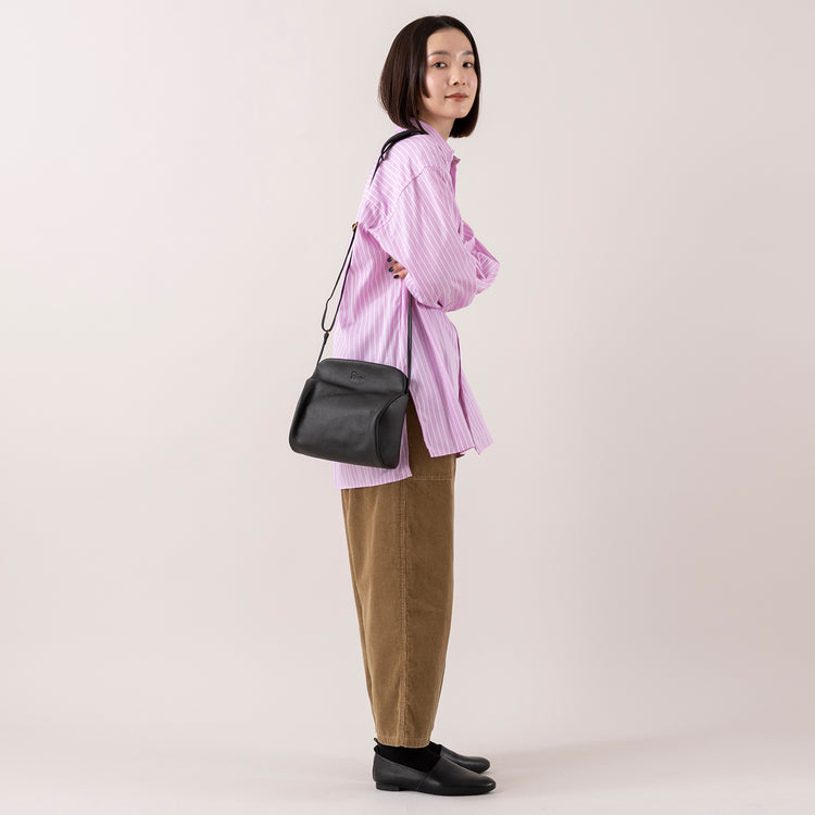 モデル身長163cm,MANONのBASIC SHT|HEAVENLYのCorduroy Front Pocket Pants|DiuのLilio|facciamoのMeringa（メリンガ）,https://market.e-begin.jp/products/mks_mnn1172s_lala|https://market.e-begin.jp/products/dlt_hvr1185s_lala|https://market.e-begin.jp/products/cil_diu1167s_lala|https://market.e-begin.jp/products/are_fac0636k_lala