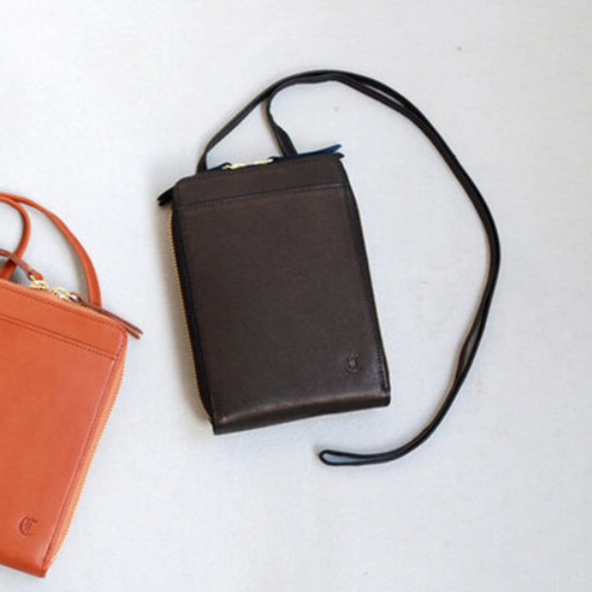 c_c_ グルダントレカ11枚 グレインレザー製Alphabetカードホルダー 緑 - Chloé