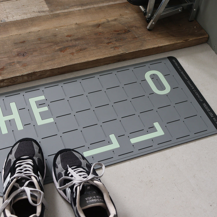 POST GENERAL | ポストジェネラル　RUBBER LUMINOUS DOOR MAT HELLO