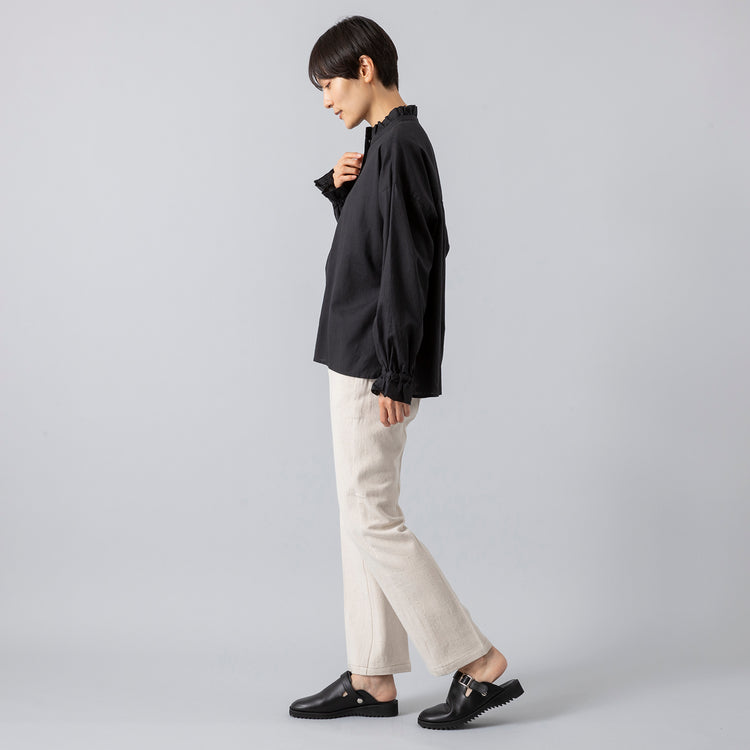 モデル身長163cm,Atelier Mont KemmelのCOTTON LINEN PANTS|GLENFIELDのシャークソールビジネスサンダル,https://market.e-begin.jp/products/sta_amk0008r_lala|https://market.e-begin.jp/products/jal_gfd0392q_lala