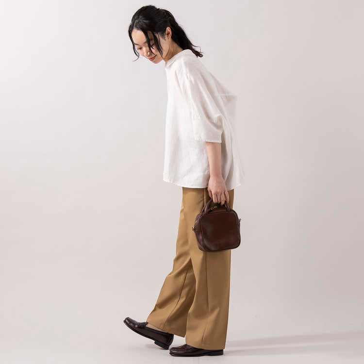 モデル身長 165cm,MANUAL ALPHABETのTWILL SEMI- EASY TROUSERS for Lala Begin|タイドウェイの2WAY MOSSボストン|rapiécageのステンレスフラワープレートブレスレット,https://market.e-begin.jp/products/mks_man0093u_lala|https://market.e-begin.jp/products/snk_tid0304j_lala|https://market.e-begin.jp/products/rdx_rpc0109u_lala