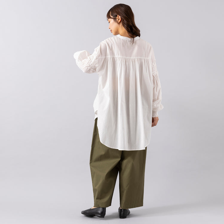 モデル身長165cm,HEAVENLYの60s Cambric Smocking Blouse|facciamoのMeringa（メリンガ）,https://market.e-begin.jp/products/dlt_hvr0786s_lala|https://market.e-begin.jp/products/are_fac0636k_lala