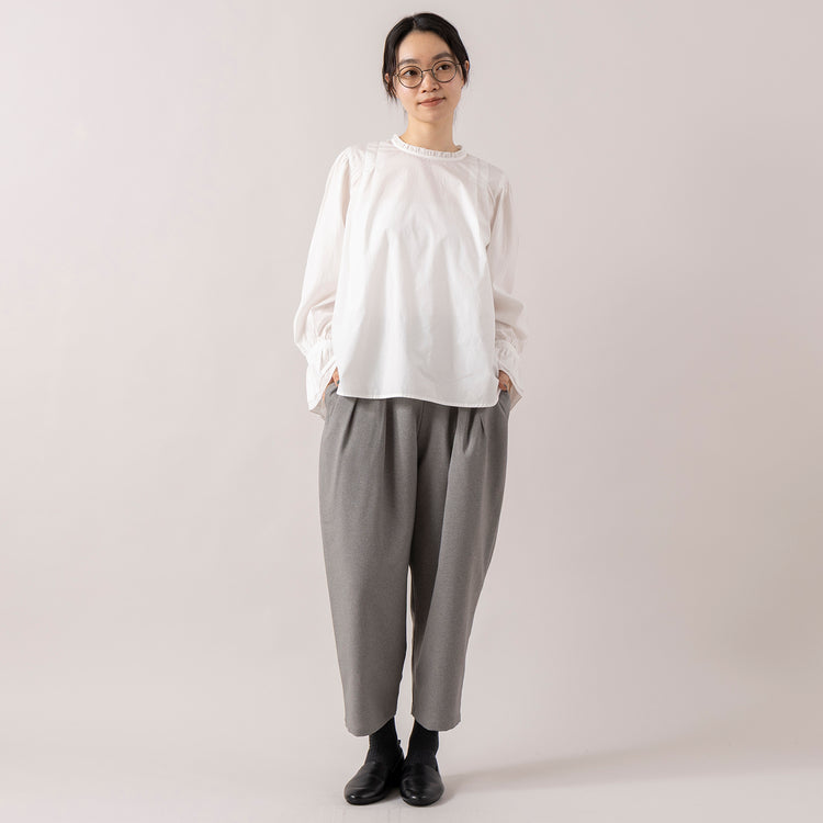モデル身長165cm,uncinqのCotton 100/2Broad Frill Pullover|facciamoのMeringa（メリンガ）,https://market.e-begin.jp/products/dlt_unc1544s_lala|https://market.e-begin.jp/products/are_fac0636k_lala