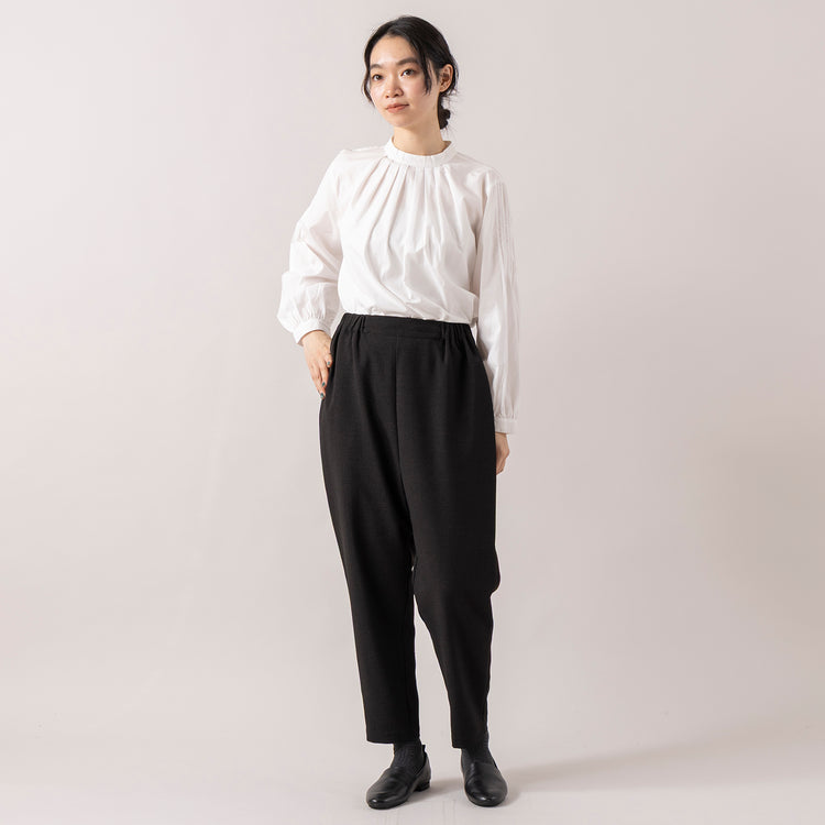 モデル身長165cm,uncinqのCotton 100/2Broad Standneck Pullover|facciamoのMeringa（メリンガ）,https://market.e-begin.jp/products/dlt_unc1007l_lala|https://market.e-begin.jp/products/are_fac0636k_lala