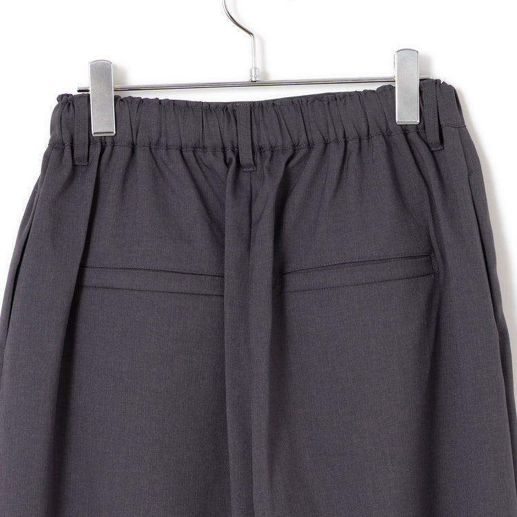 uncinq | アンサンク　Twill Stretch Tuck Cocoon Pants