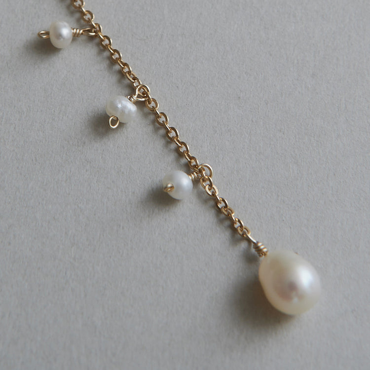 uncinq | アンサンク　Pearl Long Pierced Earrings