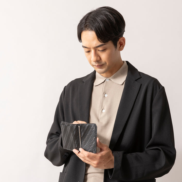 L'arcobaleno | ラルコバレーノ　Begin別注 《印伝の山本×秋山具義》職人芸が詰まった奇跡のスマートカードウォレット
