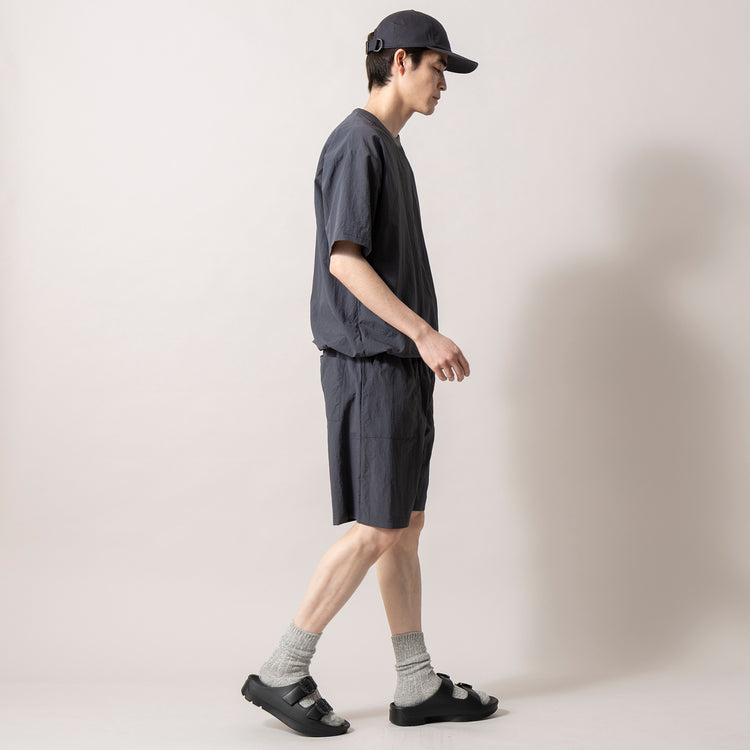 着用サイズ L(身長181cm)