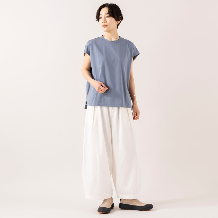 モデル身長 163cm,TUTIE.のコットンリネンデニムタックパンツ|UNIVERSAL OVERALLのUO12|rapiécageのフラワープレートコードブレス,https://market.e-begin.jp/products/equ_tte0274u_lala|https://market.e-begin.jp/products/sed_uni0290u_lala|https://market.e-begin.jp/products/rdx_rpc0311u_lala